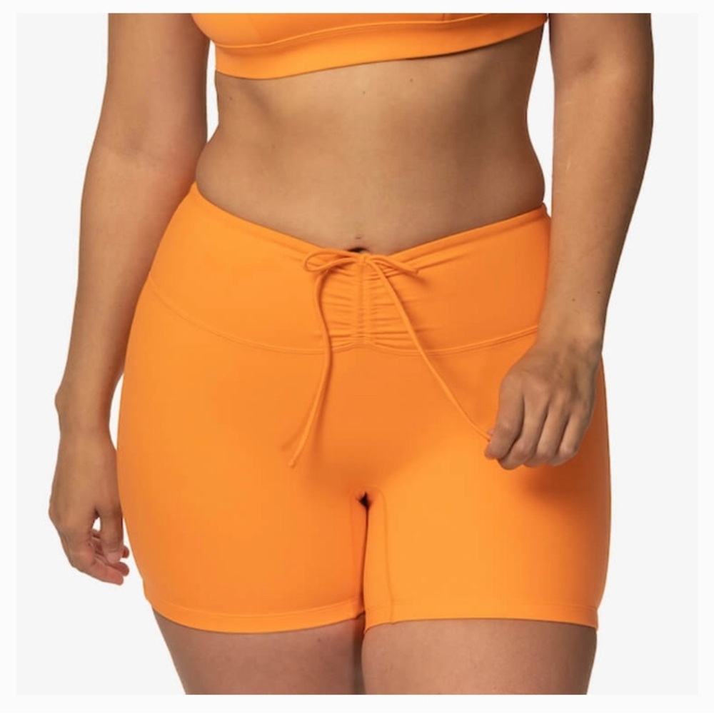 Women's High-Rise Orange Active Shorts 2XL